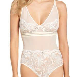 (nwt) Calvin Klein Lace Ivory Bodysuit